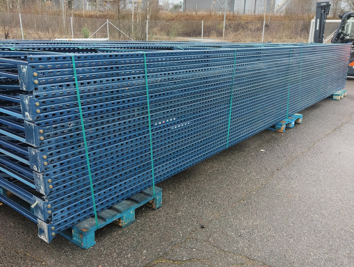 Mecalux pystyelementtejä